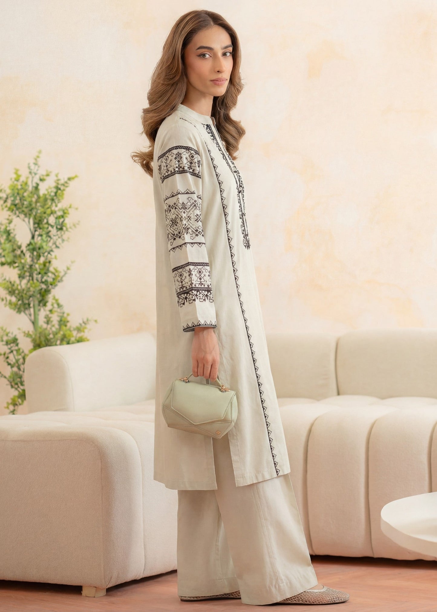 Ivory Embroidered Lawn 2-Piece Suit