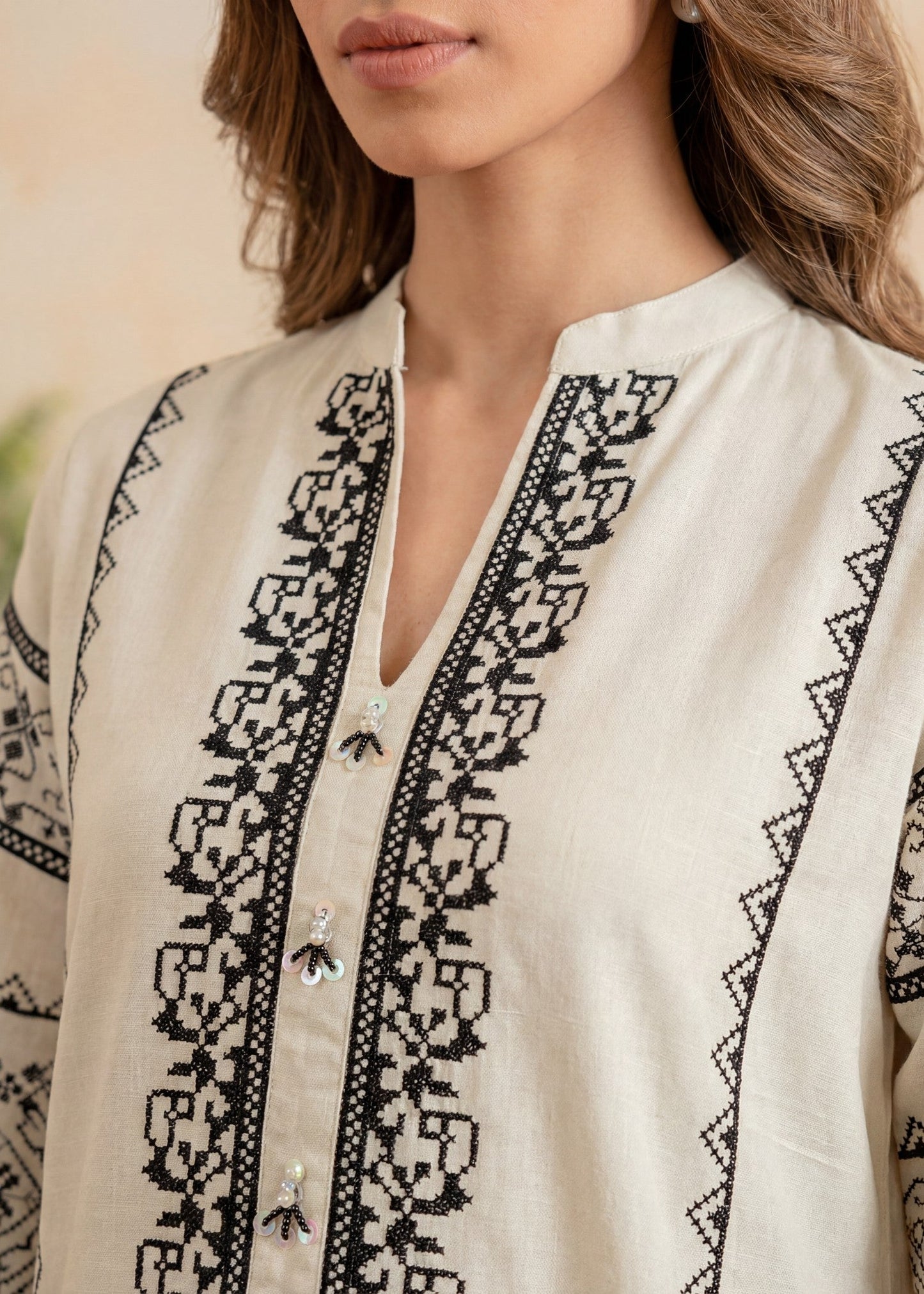 Ivory Embroidered Lawn 2-Piece Suit