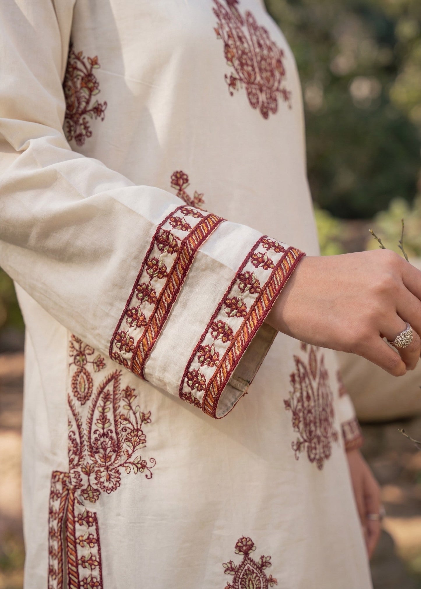 Ivory Embroidered Lawn 3-Piece Suit with Voile Dupatta