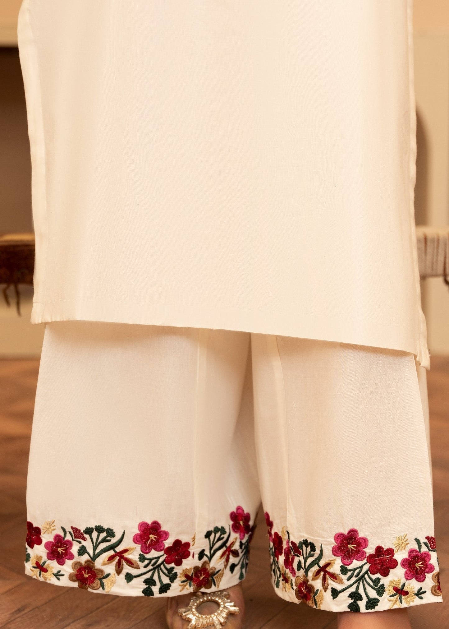 Kriti – Graceful Ivory Embroidered 3-Piece Suit